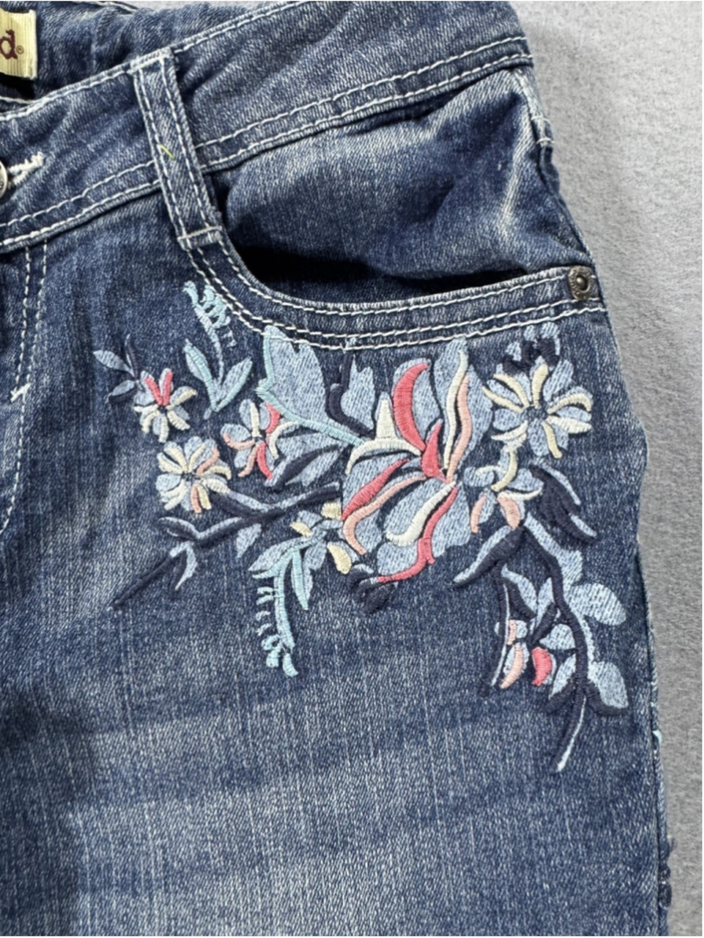 Mudd Girl’s Embroidered Jeans Size 14 w/ adjustable waistband Fun Floral Pattern - Picture 5 of 16
